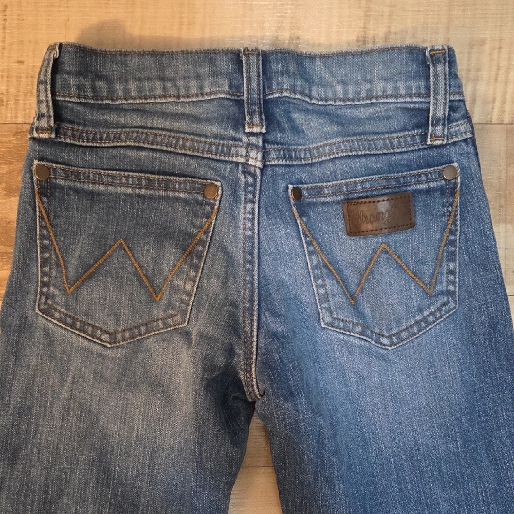 BOYS Wrangler Relaxed Fit SZ 8 - Picture 3 of 5